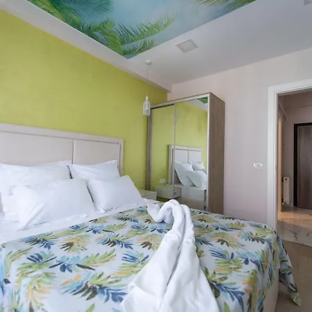 Summerland Sunrise Apartment